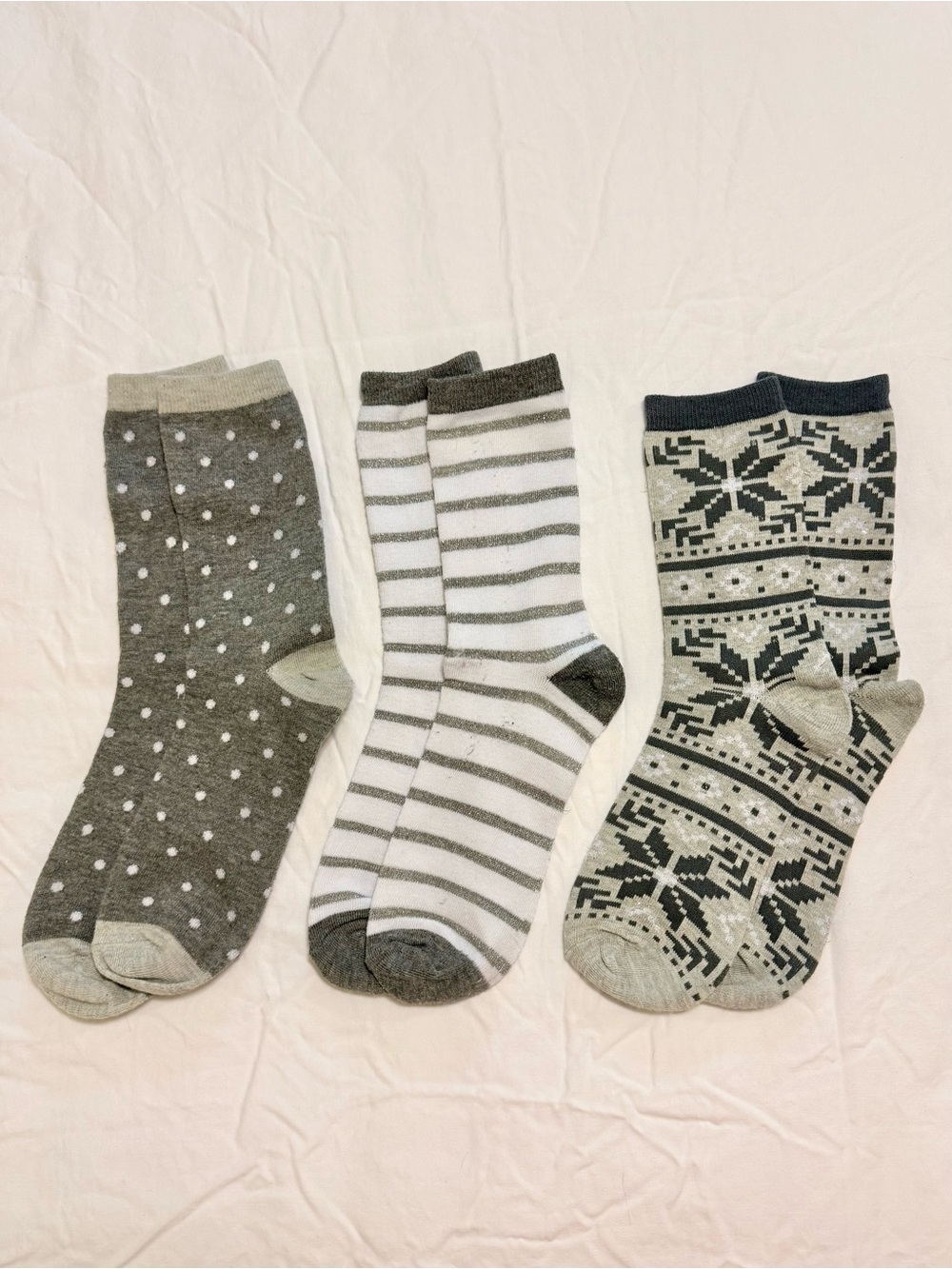 Gray w/ Metallic Silver Patterned Crew Socks - Pack of 3